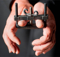 ESL Vocab - A thumbscrew